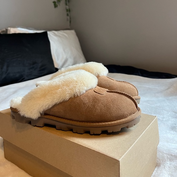 UGG Shoes - Women’s 8 UGG Coquette slipper